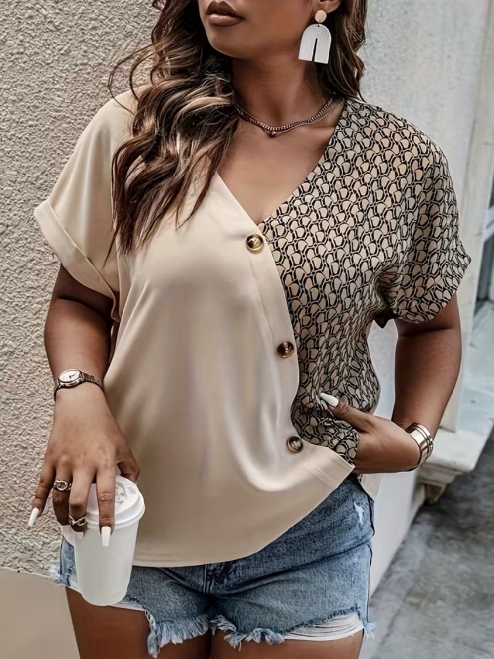 Women’s Two-Tone Beige Patterned Button Short Sleeve Blouse